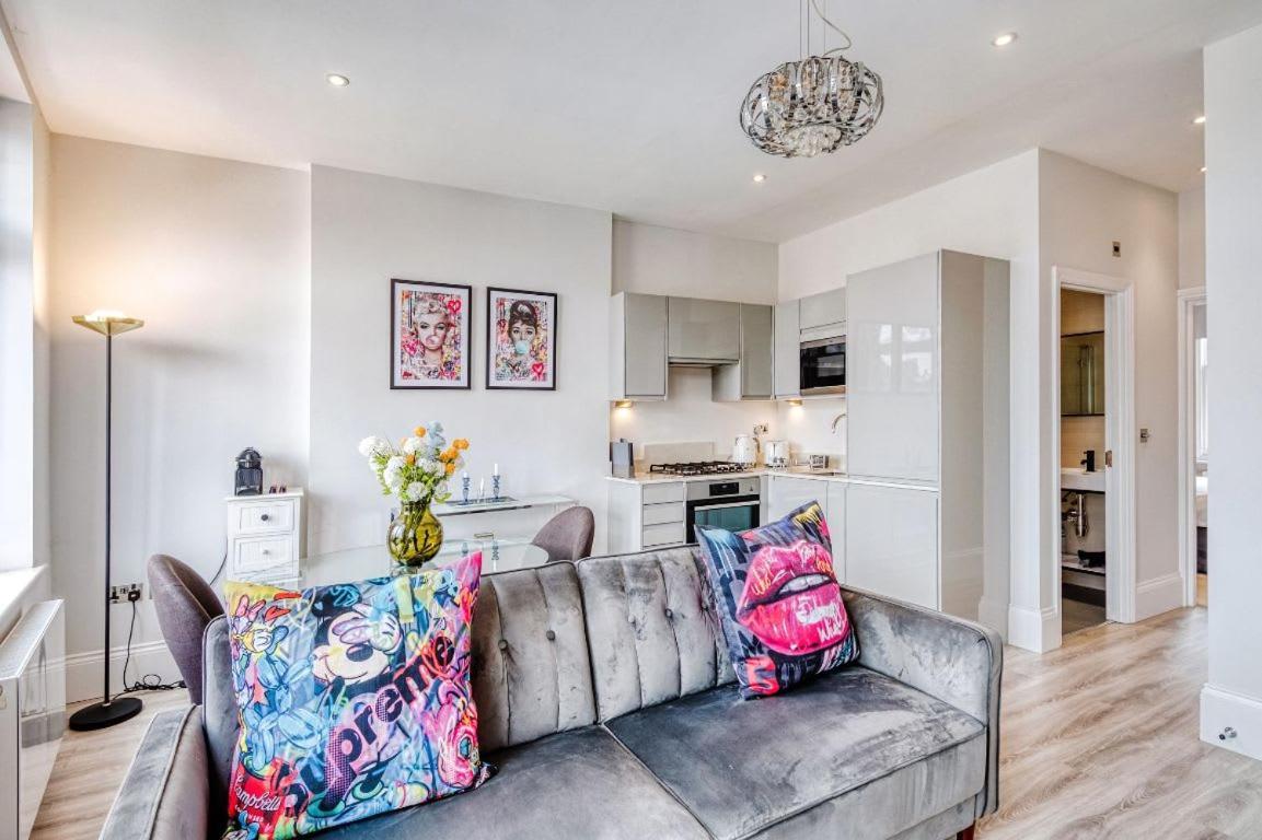 Сasa de vacaciones Elegant 1 Bed Apartment- Hampstead Village *