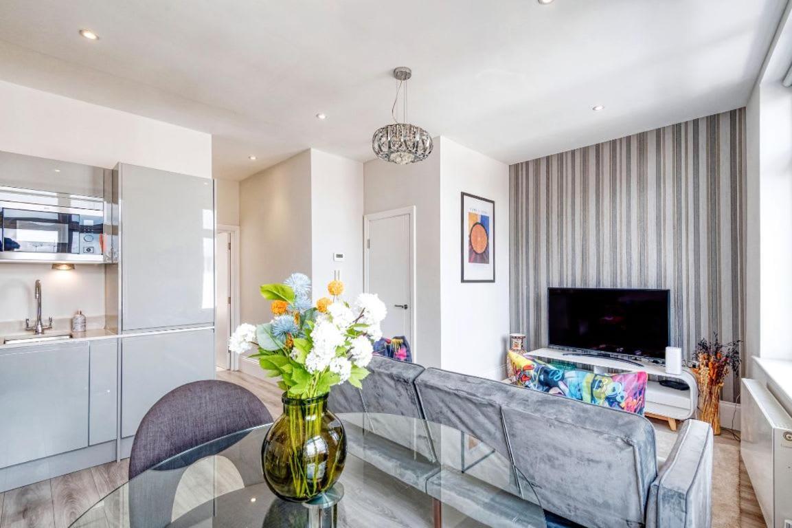 Ferienhaus Elegant 1 Bed Apartment- Hampstead Village *